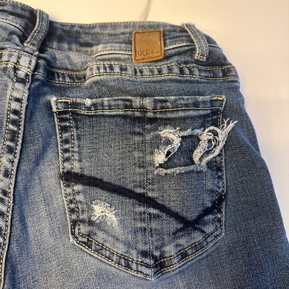BKE Stella Skinny Ultra distressed Raw Hem jeans - Picture 3 of 4